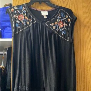 Knox Rose shirt size small